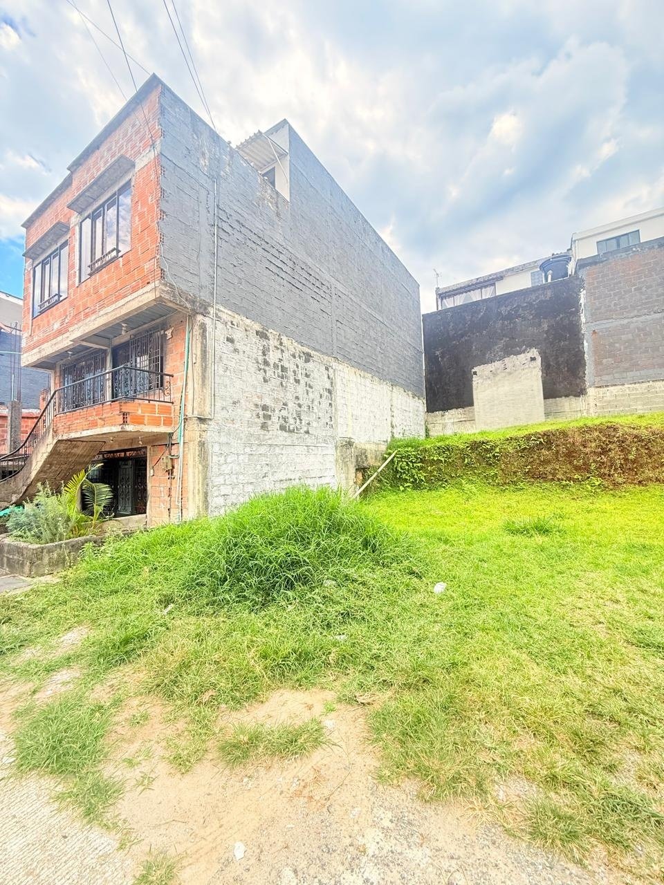 LOTE EN VENTA- SEMISOTANO